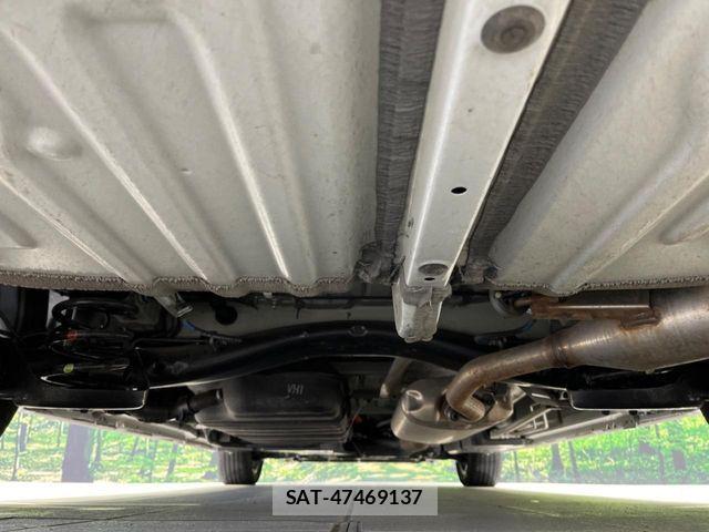 Toyota VOXY HYBRID 2023-07 4994032-18
