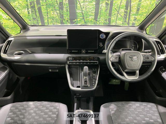 Toyota VOXY HYBRID 2023-07 4994032-1