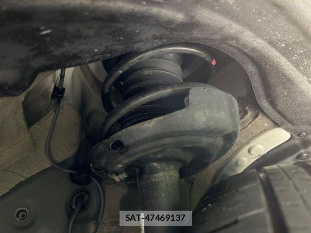 Toyota VOXY HYBRID 2023-07 4994032-19