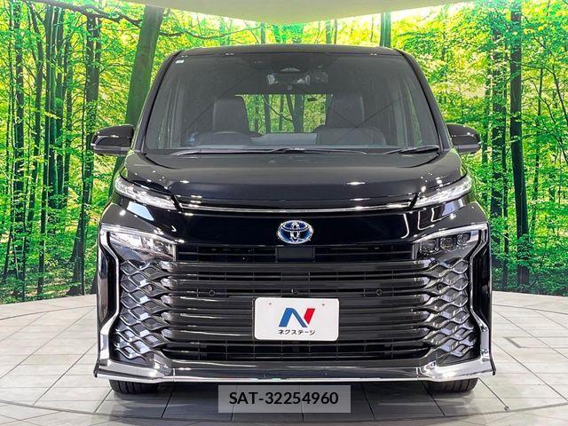 Toyota VOXY HYBRID 2023-09 4993975-14