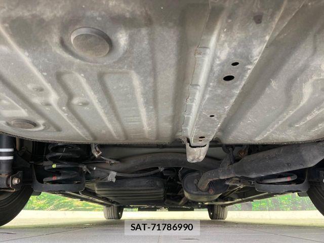 Toyota VOXY HYBRID 2018-01 4994150-19