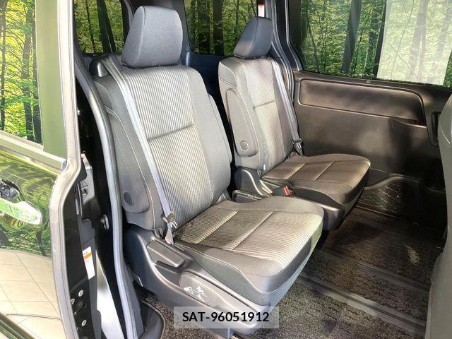 Toyota VOXY HYBRID 2019-12 4994126-9