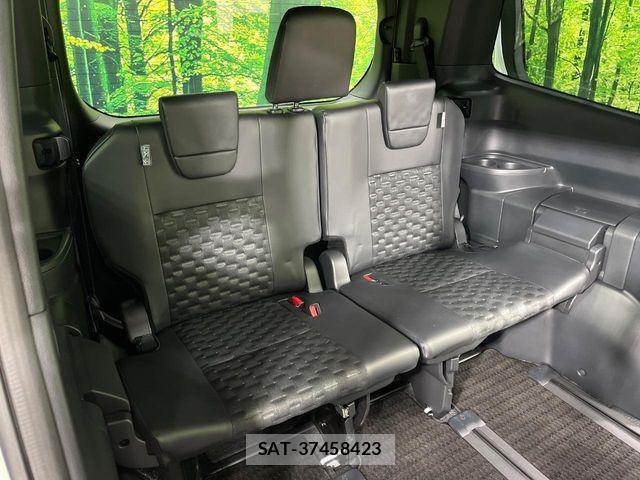 Toyota VOXY HYBRID 2023-06 4994012-9