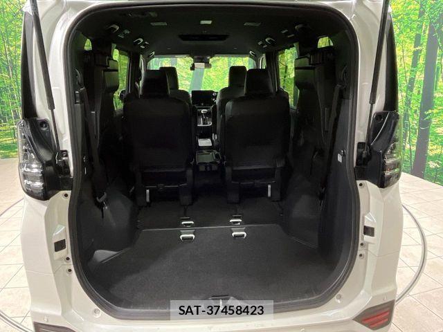 Toyota VOXY HYBRID 2023-06 4994012-10