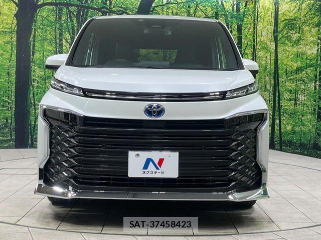Toyota VOXY HYBRID 2023-06 4994012-14