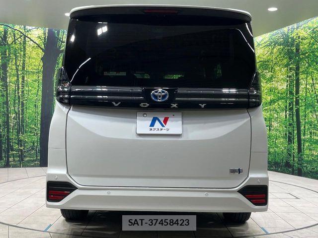 Toyota VOXY HYBRID 2023-06 4994012-15