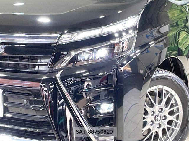 Toyota VOXY HYBRID 2020-07 4994122-12