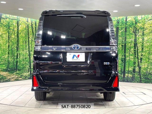Toyota VOXY HYBRID 2020-07 4994122-15