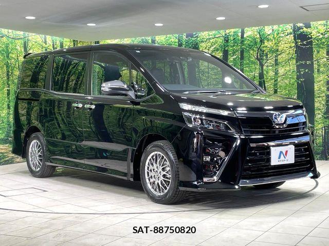 Toyota VOXY HYBRID 2020-07 4994122-16