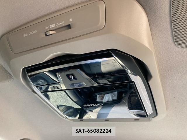 Toyota VOXY HYBRID 2016-08 5882720-10
