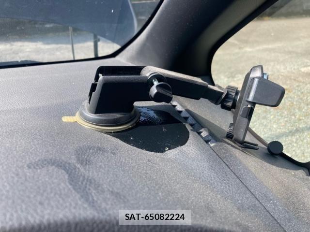 Toyota VOXY HYBRID 2016-08 5882720-15