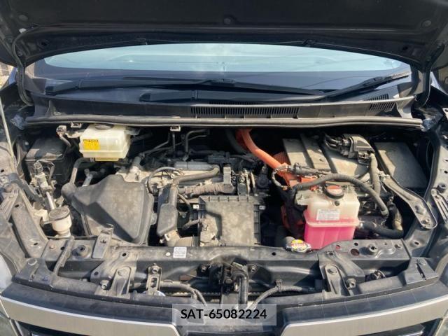 Toyota VOXY HYBRID 2016-08 5882720-19