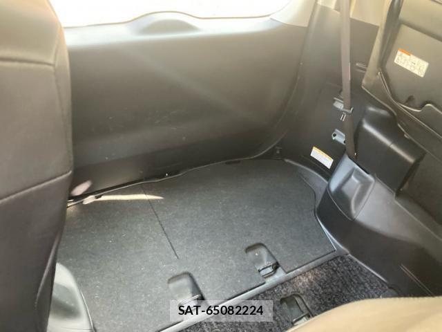 Toyota VOXY HYBRID 2016-08 5882720-8