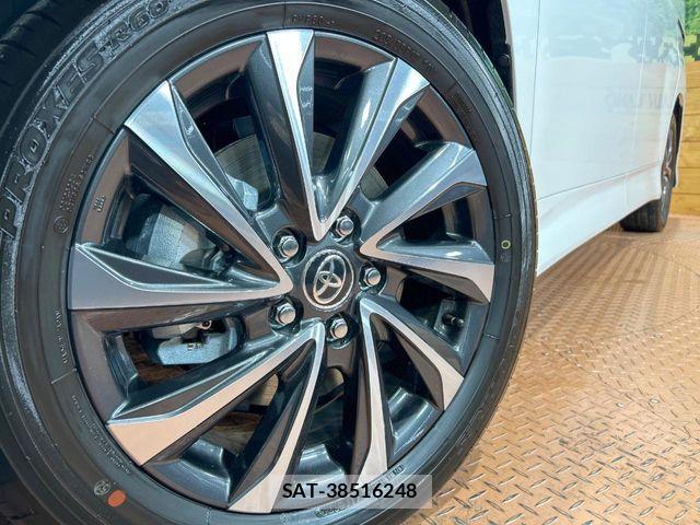 Toyota VOXY HYBRID 2026-02 5882591-12