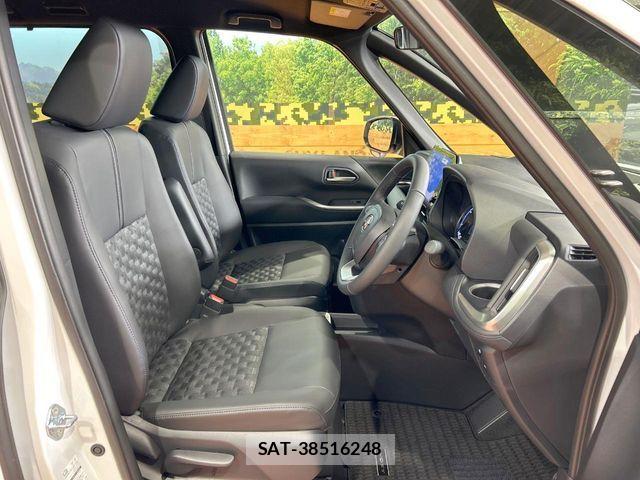 Toyota VOXY HYBRID 2026-02 5882591-7