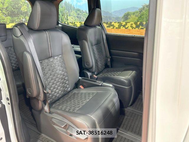 Toyota VOXY HYBRID 2026-02 5882591-8