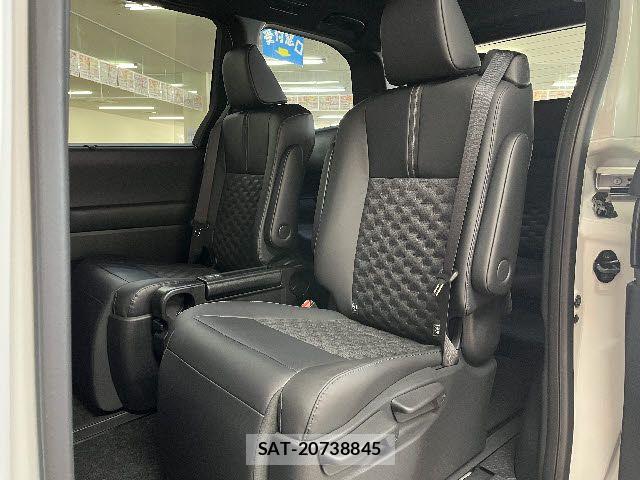 Toyota VOXY HYBRID 2026-02 5882597-12