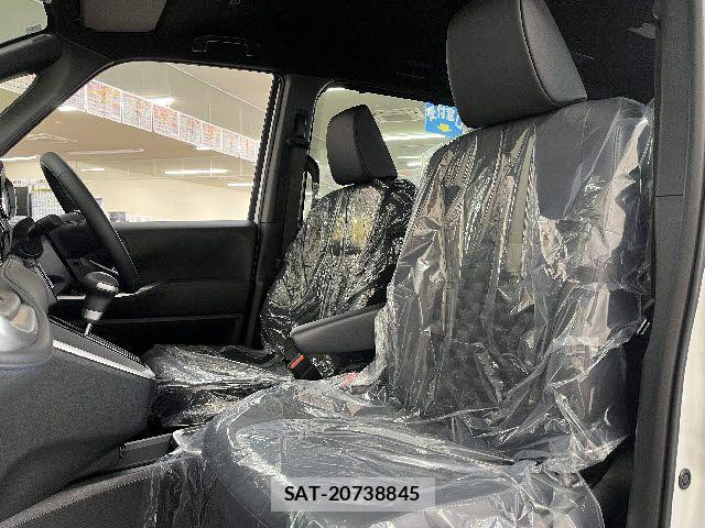 Toyota VOXY HYBRID 2026-02 5882597-18