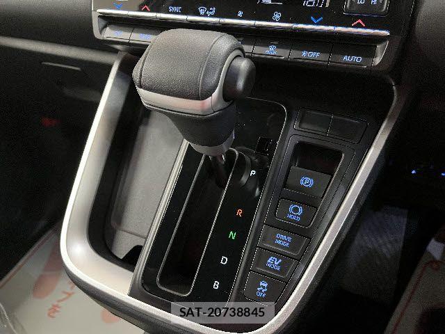 Toyota VOXY HYBRID 2026-02 5882597-19