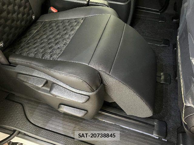 Toyota VOXY HYBRID 2026-02 5882597-22
