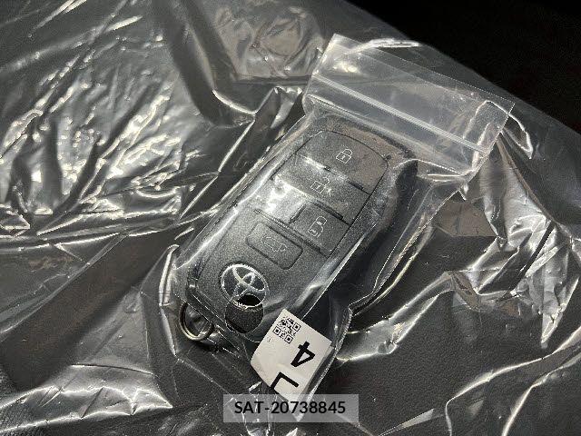 Toyota VOXY HYBRID 2026-02 5882597-25