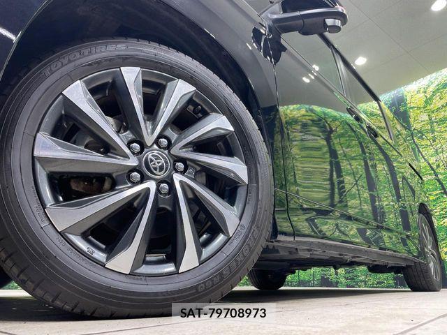 Toyota VOXY HYBRID 2024-09 5882640-12