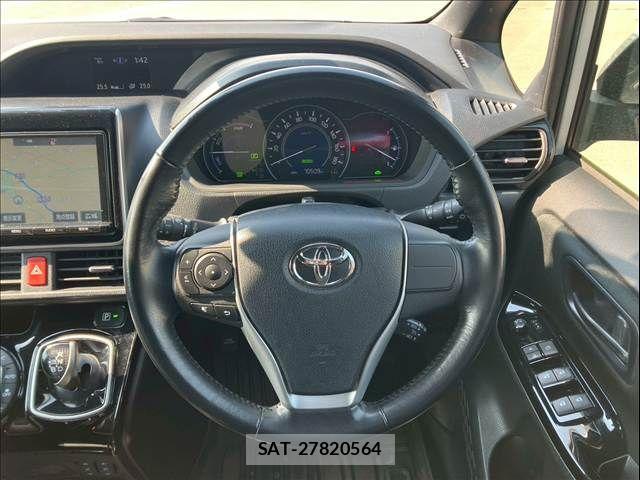 Toyota VOXY HYBRID 2018-03 5882687-12