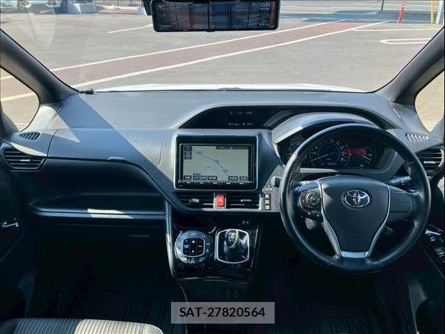 Toyota VOXY HYBRID 2018-03 5882687-13