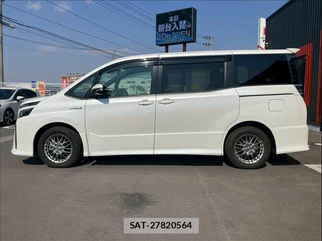 Toyota VOXY HYBRID 2018-03 5882687-16