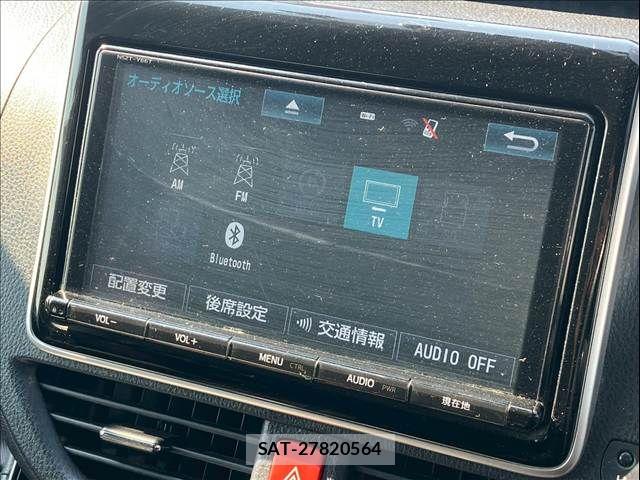 Toyota VOXY HYBRID 2018-03 5882687-7