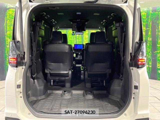 Toyota VOXY HYBRID 2023-04 5882620-10