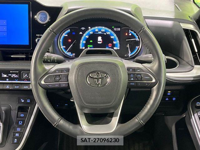 Toyota VOXY HYBRID 2023-04 5882620-11