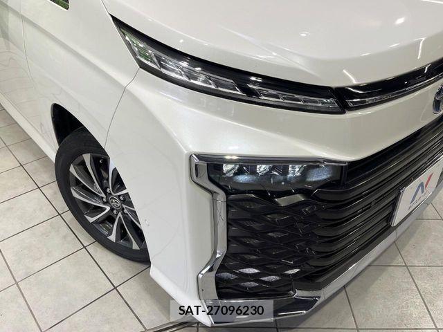 Toyota VOXY HYBRID 2023-04 5882620-12