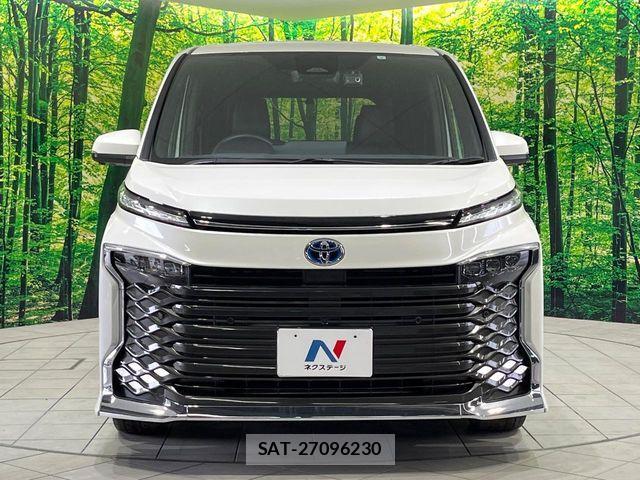 Toyota VOXY HYBRID 2023-04 5882620-14