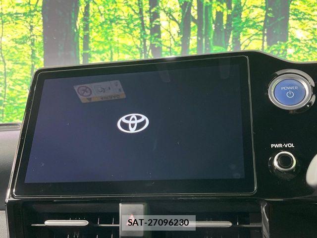 Toyota VOXY HYBRID 2023-04 5882620-2