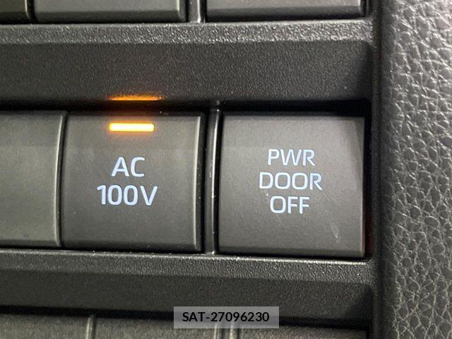 Toyota VOXY HYBRID 2023-04 5882620-6