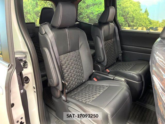 Toyota VOXY HYBRID 2026-02 5882577-11