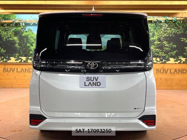 Toyota VOXY HYBRID 2026-02 5882577-17