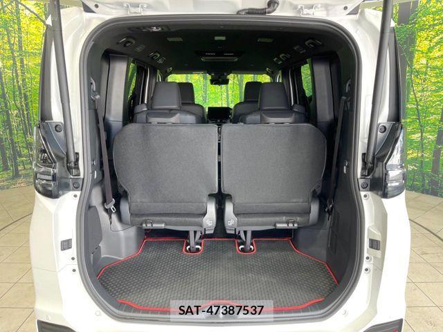 Toyota VOXY HYBRID 2025-03 5882598-10