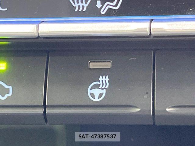 Toyota VOXY HYBRID 2025-03 5882598-5
