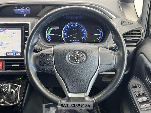 Toyota VOXY HYBRID 2017-05 5882699-11