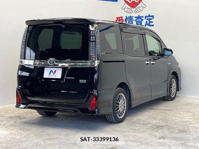 Toyota VOXY HYBRID 2017-05 5882699-17