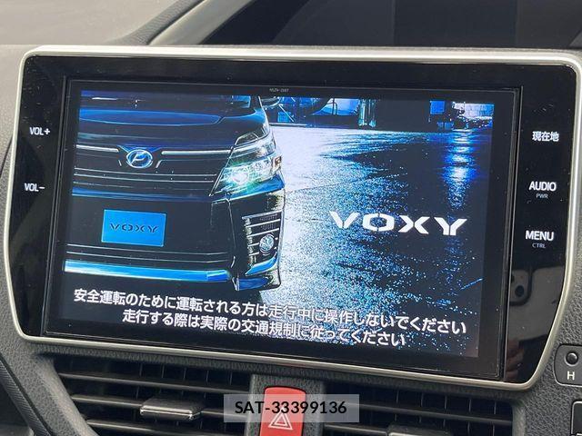 Toyota VOXY HYBRID 2017-05 5882699-2