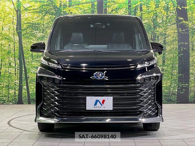 Toyota VOXY HYBRID 2022-11 5882661-13