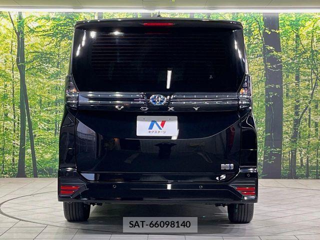 Toyota VOXY HYBRID 2022-11 5882661-14