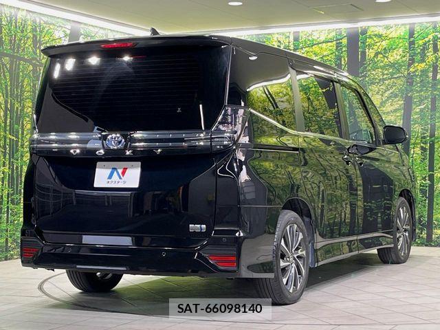Toyota VOXY HYBRID 2022-11 5882661-16