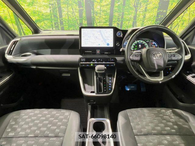 Toyota VOXY HYBRID 2022-11 5882661-1