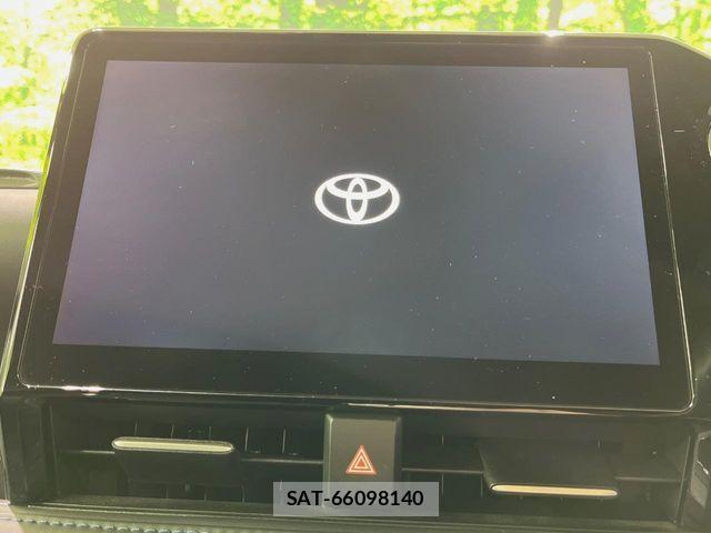 Toyota VOXY HYBRID 2022-11 5882661-2
