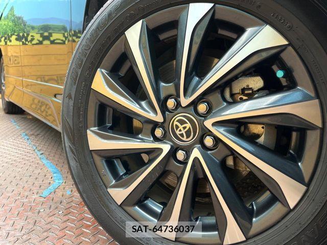 Toyota VOXY HYBRID 2023-04 5882636-12