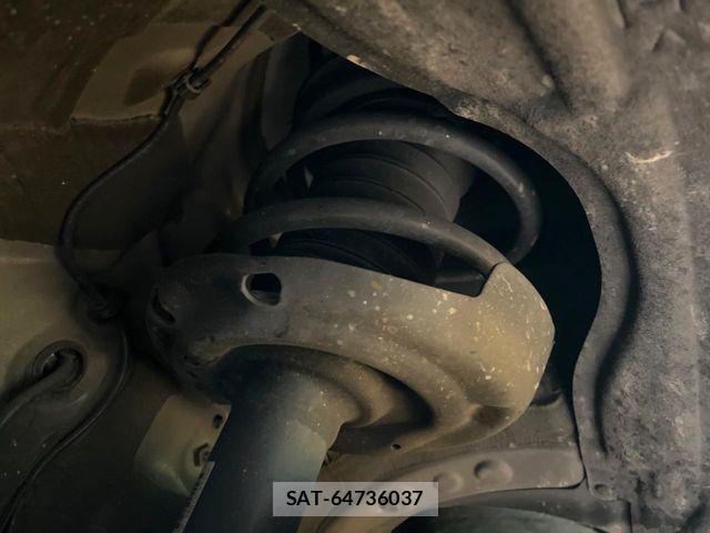 Toyota VOXY HYBRID 2023-04 5882636-19
